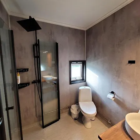 Friends & Family At Alpinlandsby/oyer Center Apartamento