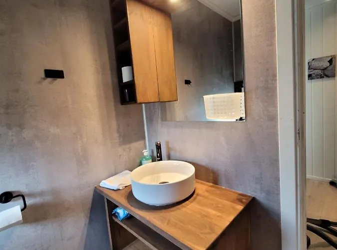 Friends & Family At Alpinlandsby/oyer Center *